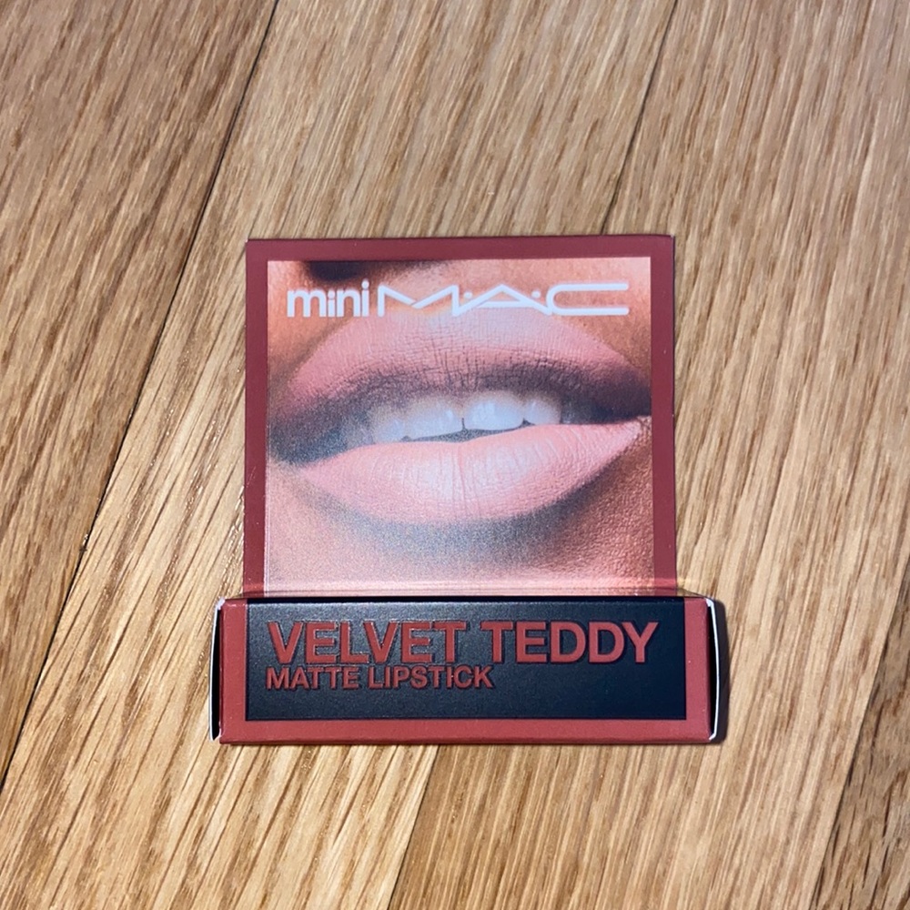 NEW MAC Velvet Teddy Lipstick - Mini Travel Size